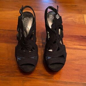 Carlos Santana Women's Platform Sandal (brand new)